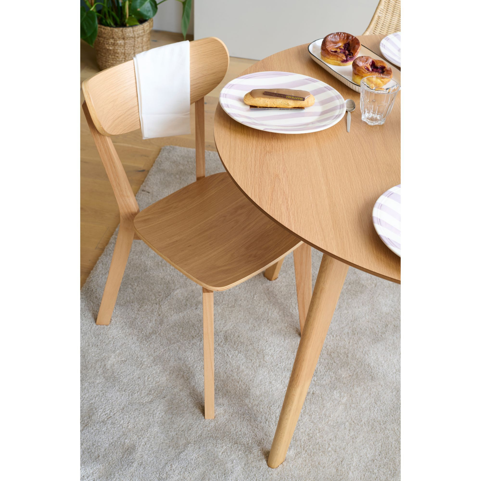 Chaise Scandinave en Bois Noir – Lot de 2